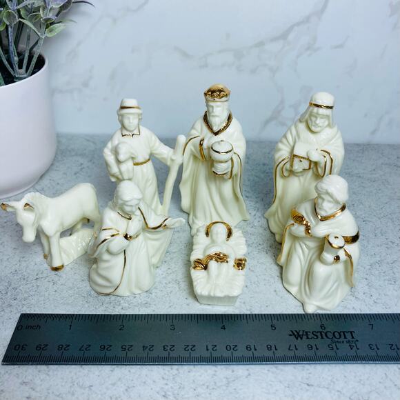 Vintage LEFTON China Nativity Scene Figurines Christmas Decor Gold - Picture 4 of 10